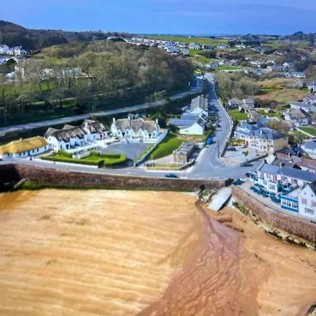 Little Gem In A Quaint Seaside Village *