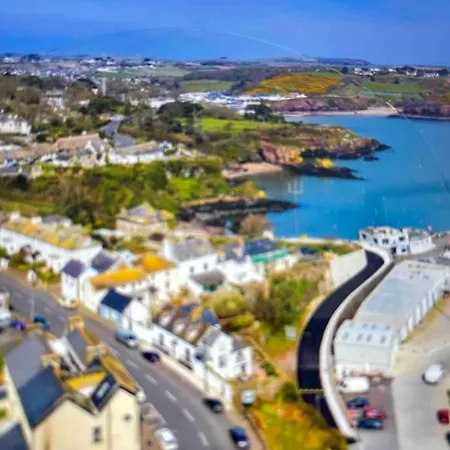 Little Gem In A Quaint Seaside Village *